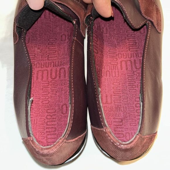 Munro Geana Wine Color Leather Loafers Shoes(Size 8M) - Picture 6 of 11